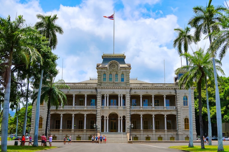 イオラニ宮殿はハワイ王国の象徴！ 史跡の歴史や見学時の注意点などを解説