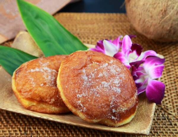 ハワイの人気スイーツ「マラサダ」！ 歴史・美味しい食べ方やオアフ島の有名店を紹介