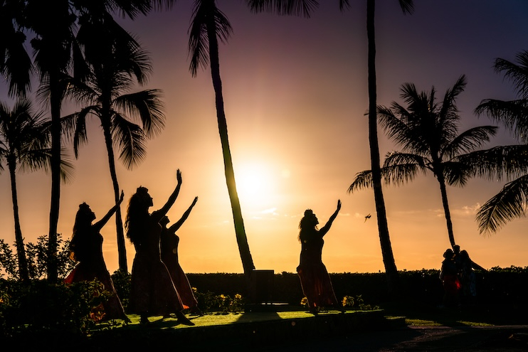 ハワイアンフラダンスは神聖な踊りだった！ その歴史と文化を解説