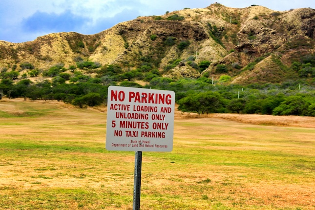 NO PARKING：駐車禁止