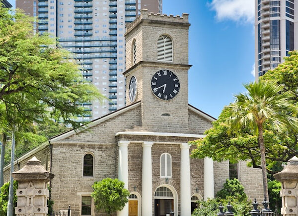 オアフ島最古の教会 カワイアハオ教会とは？ハワイ王国の戴冠式や結婚式に使われた由緒ある教会を解説