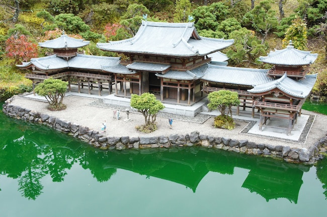 京都宇治市の平等院鳳凰堂との違い