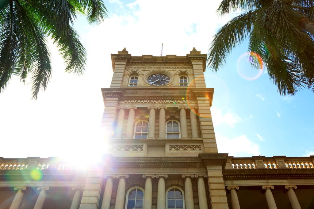 王権を形骸化させた「銃剣憲法」による支配